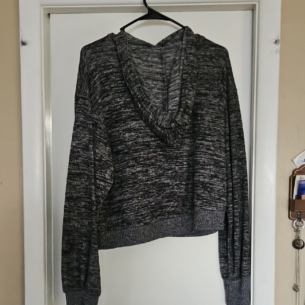 Stylish Women's Sweater Collection - Picture 5 of 11
